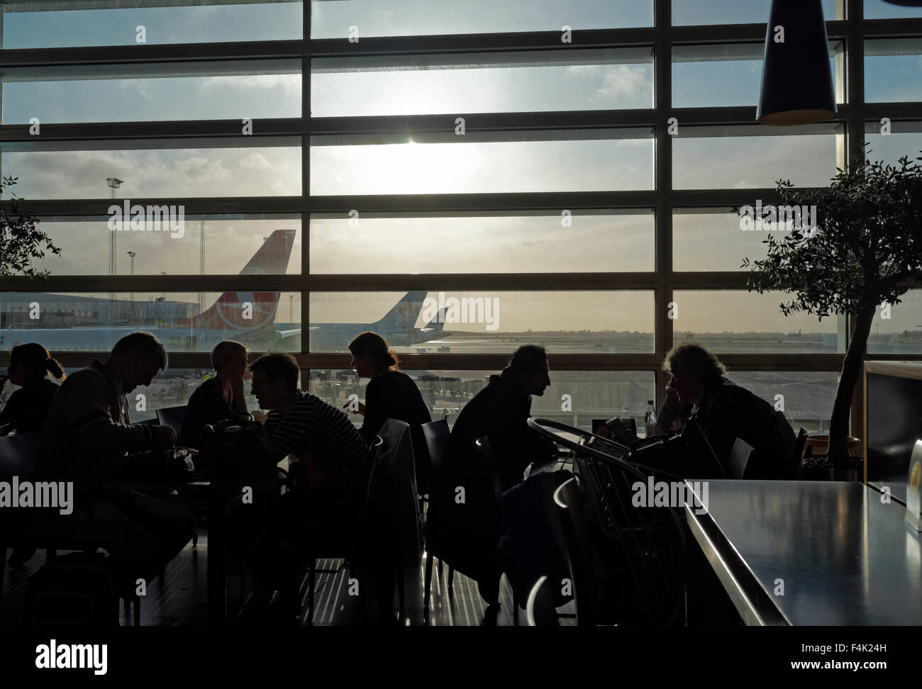 El aeropuerto de Copenhague, sala de embarque Foto de stock