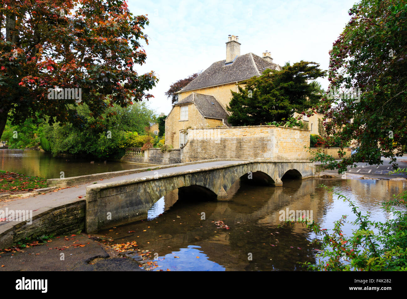 Bourton-on-the-agua, Cotswolds, Gloucestershire, Inglaterra Foto de stock