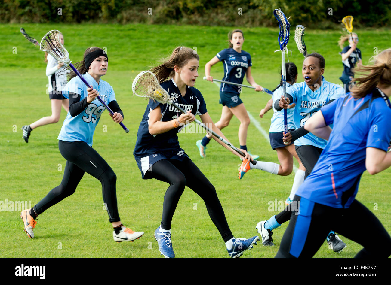 Deporte universitario - señoras lacrosse coinciden en la Universidad de Warwick, Reino Unido Foto de stock