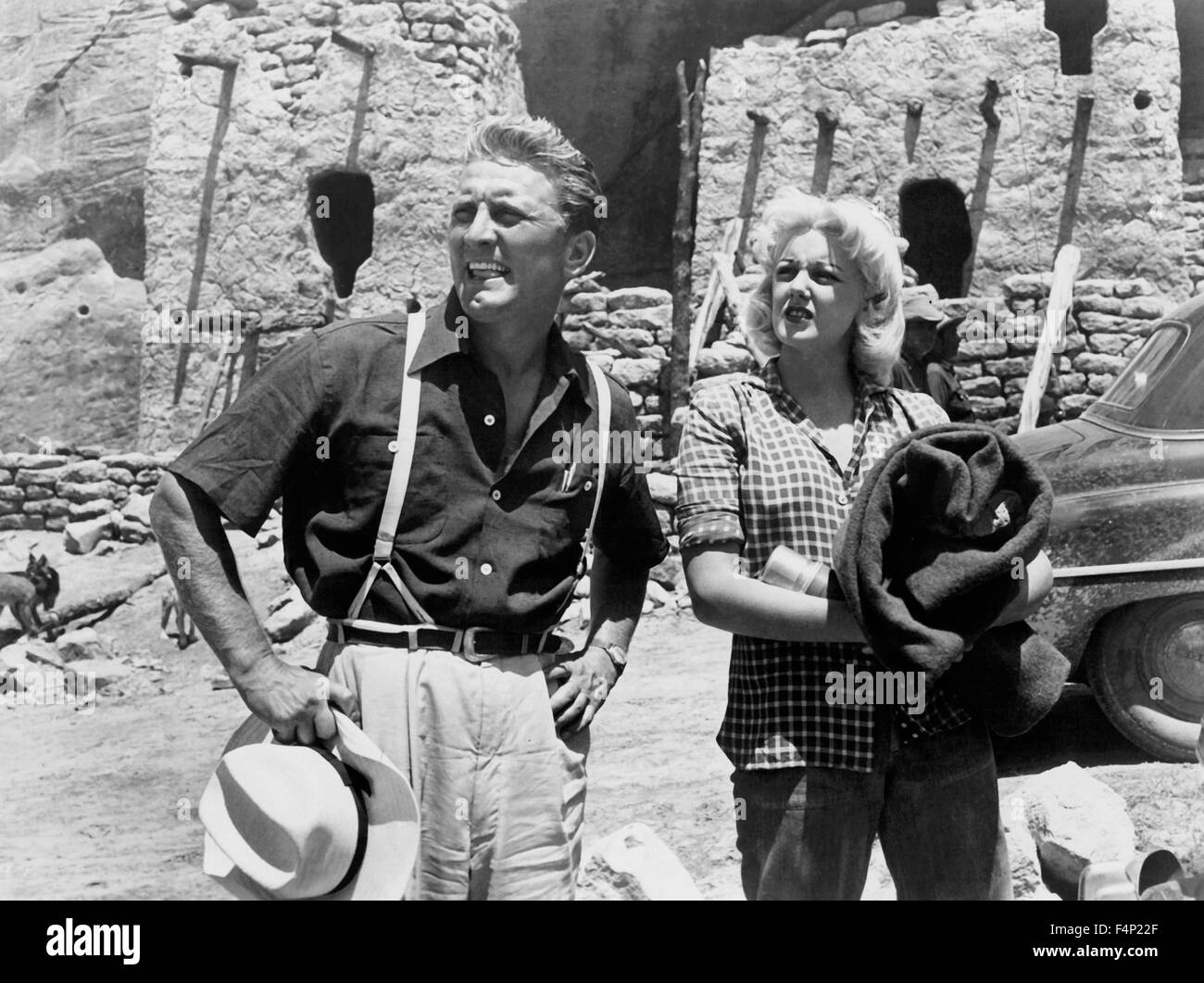 Jan Sterling, Kirk Douglas / as en el agujero de 1951 dirigida por Billy Wilder Foto de stock