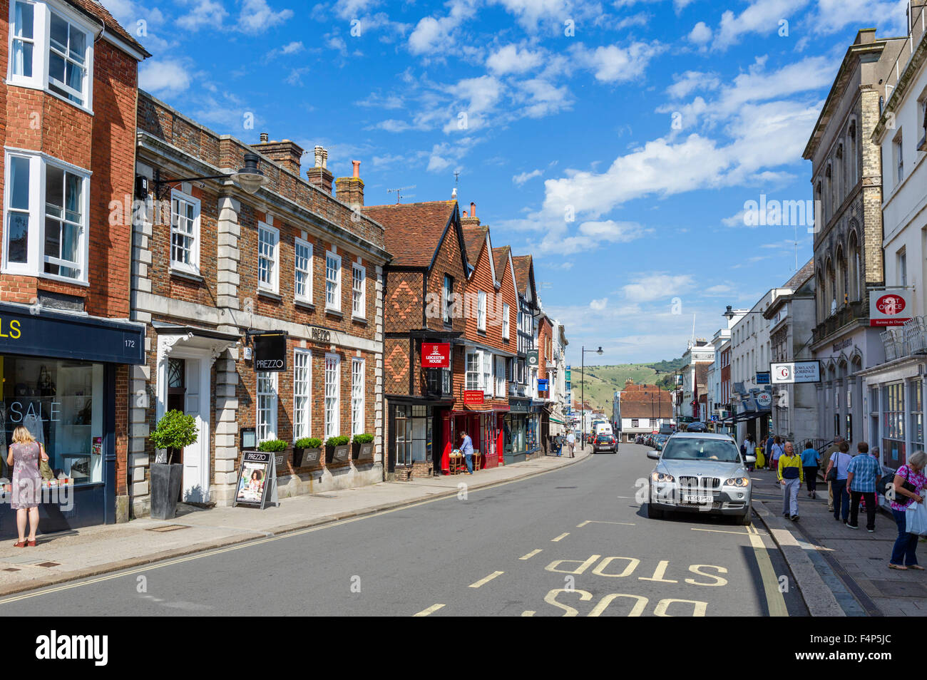 La High Street, Lewes, East Sussex, Inglaterra, Reino Unido. Foto de stock