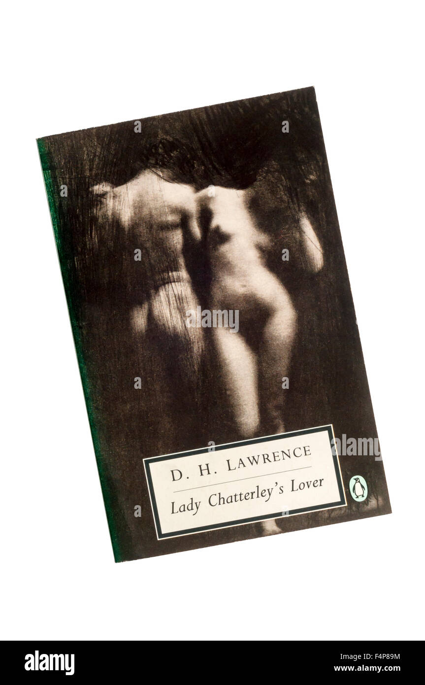 Ejemplar en rústica de "El amante de Lady Chatterley de D. H. Lawrence. Publicado por primera vez en 1928. Cubierta muestra a Adán y Eva por Frank Eugene. Foto de stock