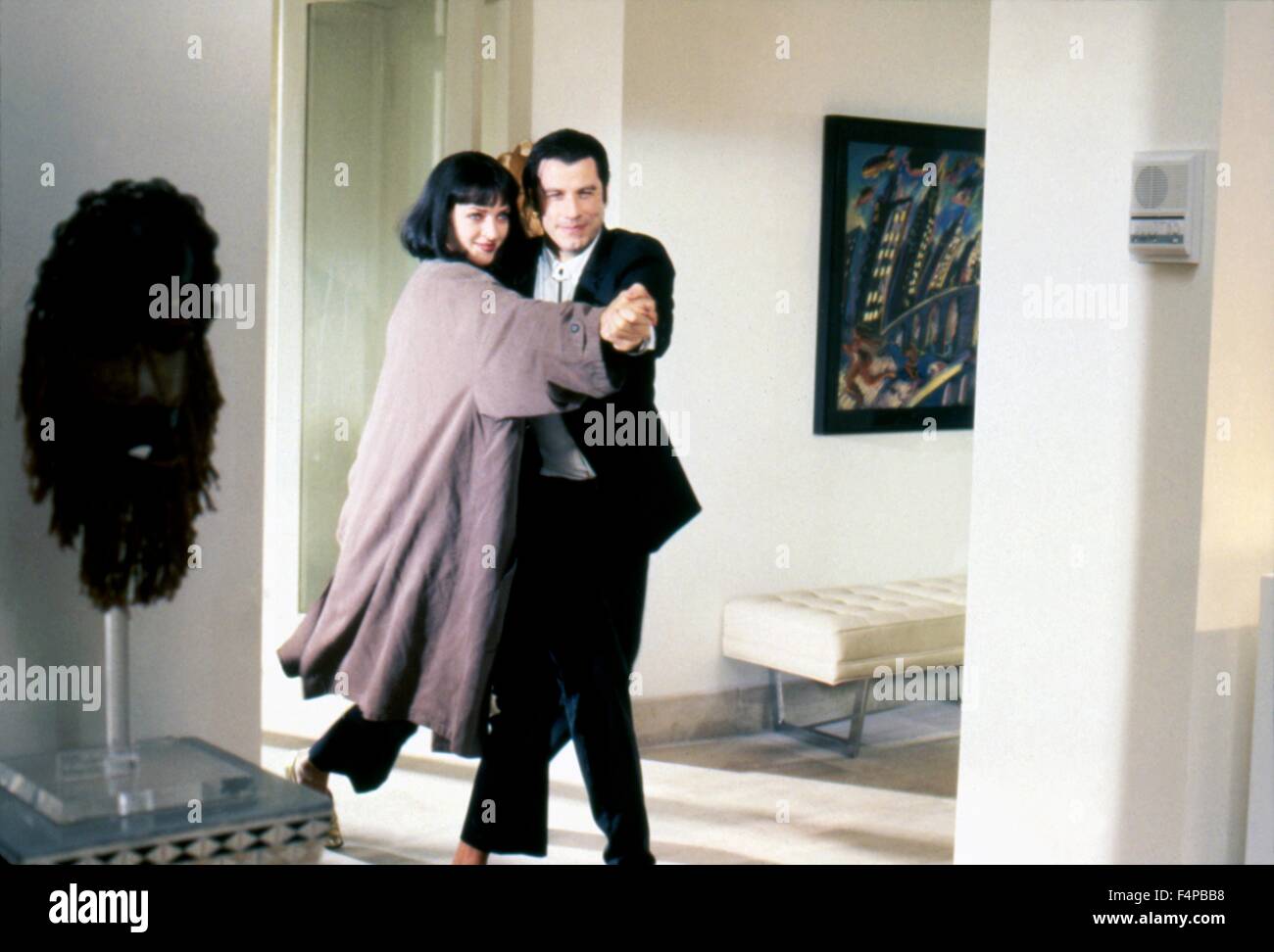 Uma Thurman, John Travolta / Pulp Fiction de 1994 dirigida por Quentin Tarantino Foto de stock