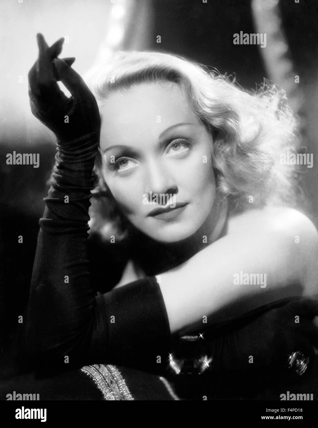 Marlene Dietrich / La Dama está dispuesta 1942 dirigida por Mitchell Leisen Foto de stock