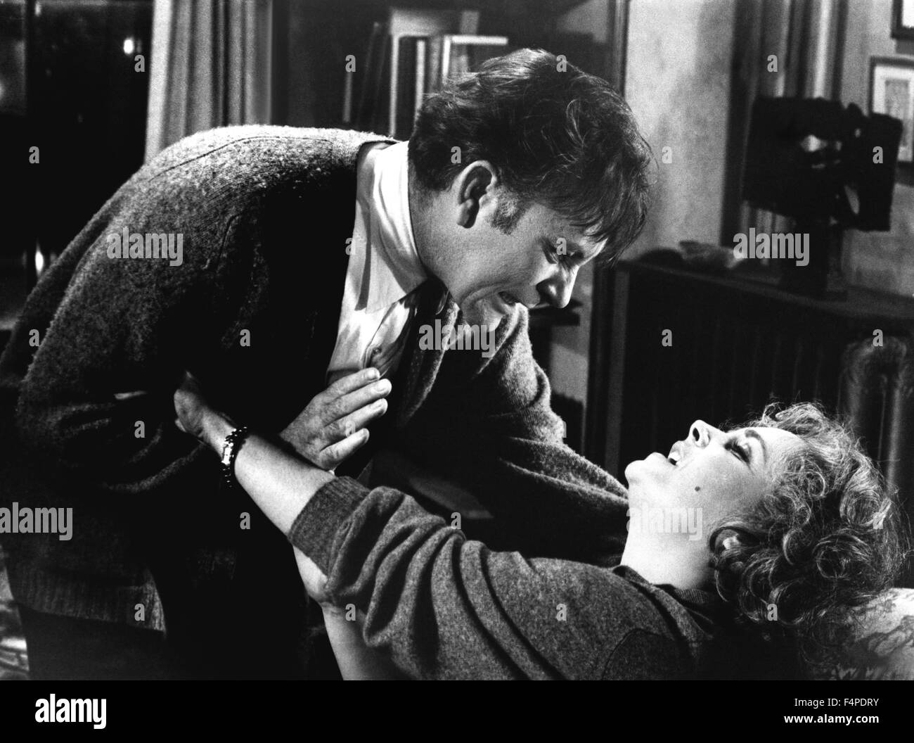 Richard Burton, Elizabeth Taylor / ¿Quién teme a Virginia Woolf? 1966 dirigida por Mike Nichols Foto de stock