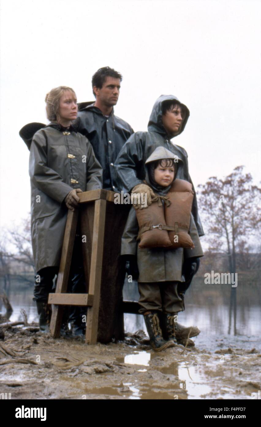 Sissy Spacek, Mel Gibson, Shane Bailey y Becky Jo Lynch / El río / 1984 dirigida por Mark Rydell Foto de stock