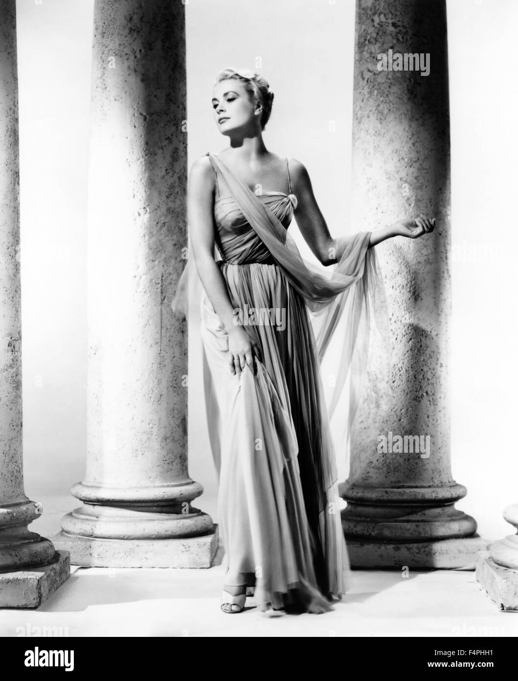 Grace Kelly / Retrato promocional para "Atrapa a un ladrón" / 1954 dirigido por Alfred Hitchcock [Paramount Pictures] Foto de stock