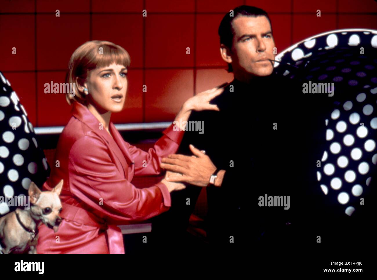 Sarah Jessica Parker y Pierce Brosnan / Mars Attacks! / 1996 dirigida