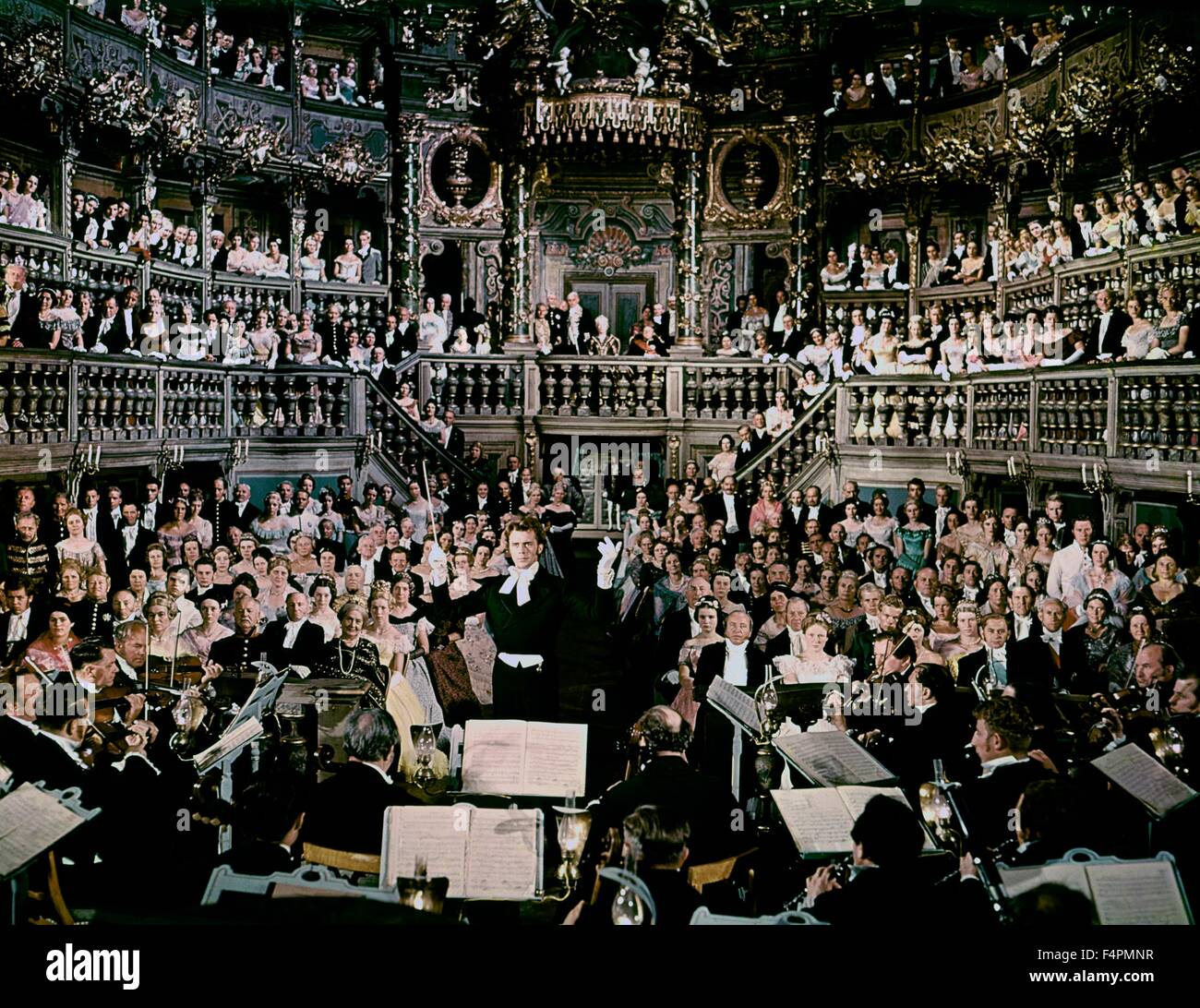 Dirk Bogarde / canción sin fin / 1960 dirigida por Charles Vidor [Columbia Pictures] Foto de stock
