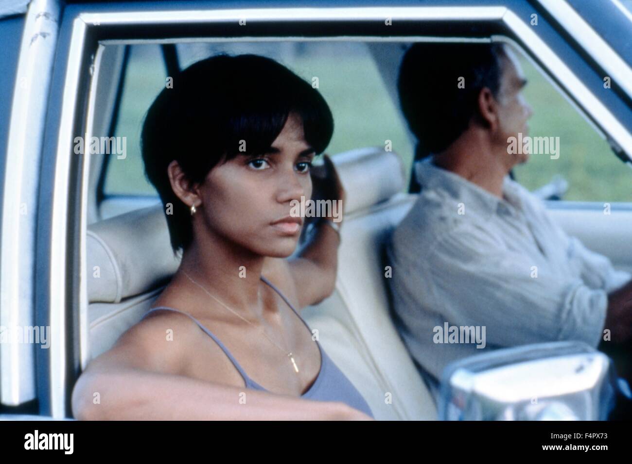 Halle Berry y Billy Bob Thornton / Monster's Ball / 2001 / dirigido por Marc Forster / [Lions Gate Films] Foto de stock
