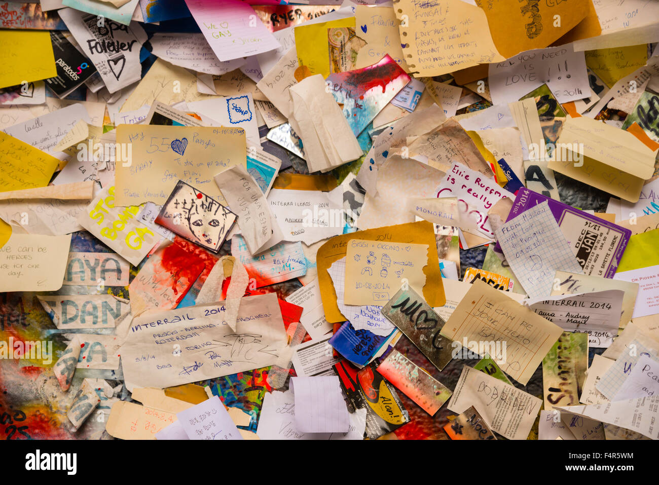 Peticiones, Europa, gran prior, John Lennon, pared, coloque, Praga, República Checa, República Checa, deseo, papel Foto de stock