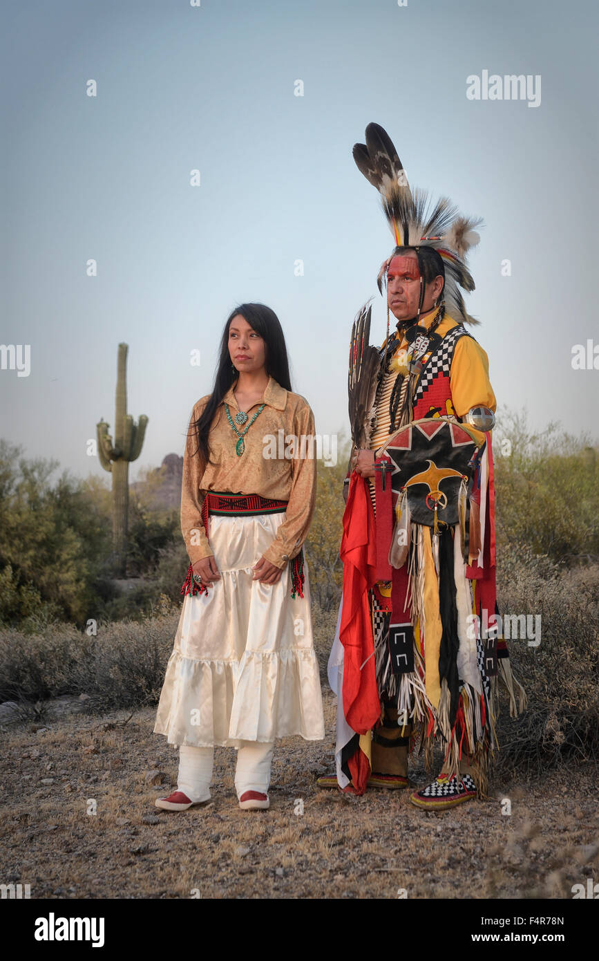Ee.Uu., país, Estados Unidos, Arizona, Indios Navajo, cenar, mujer, belleza, nativo americano, Lakota, tradicional, cultura, triba Foto de stock