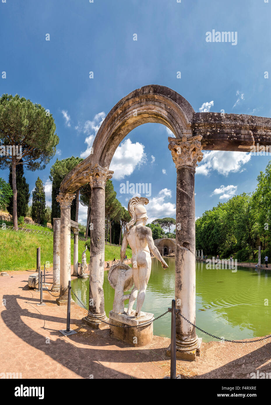Italia, Europa, Tivoli, Lacio, ruinas, Villa Adriana, el castillo, el agua, la primavera, estatuas, Foto de stock
