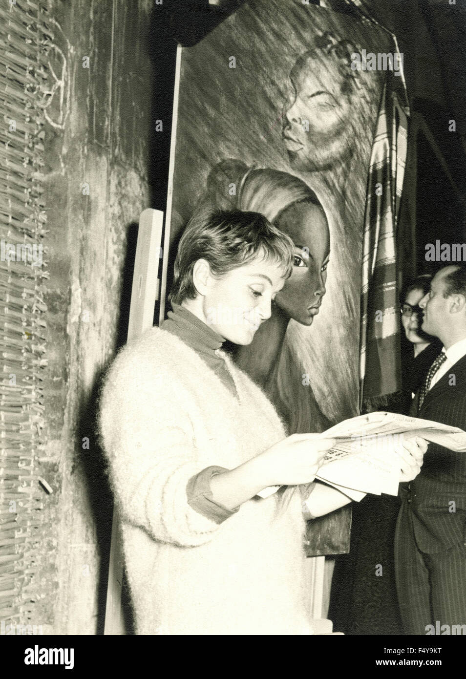 El Pintor Italiano Novella Parigini Expone En Via Margutta Roma Italia Fotografia De Stock Alamy