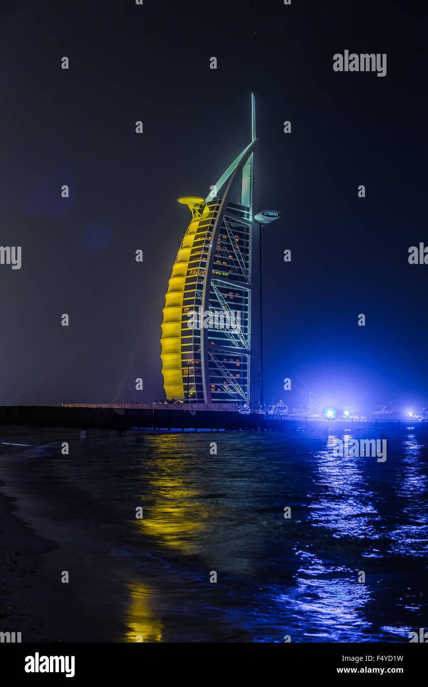 DUBAI, EMIRATOS ÁRABES UNIDOS - 14 de noviembre de 2007 :El primer hotel de lujo de 7 estrellas Burj Al Arab, 14 de noviembre de 2012 en Dubai, United Arab Emira Foto de stock
