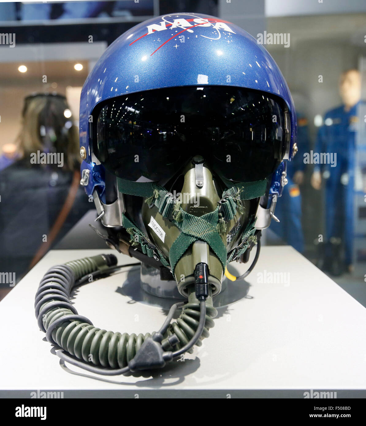 Casco de astronauta fotografías e imágenes de alta resolución - Página 2 -  Alamy