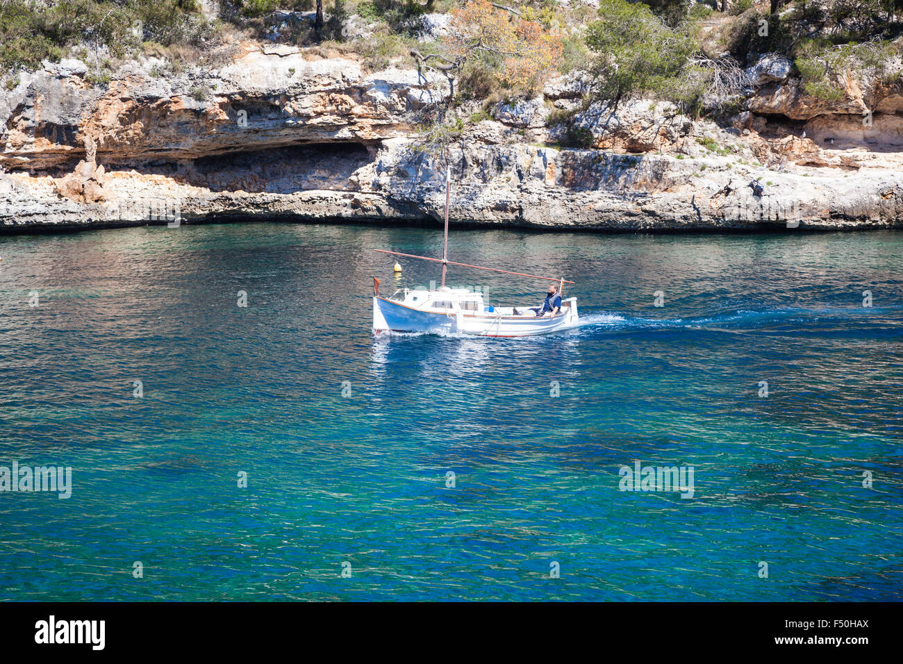 Barcos en el puerto de Cala Figueira, Mallorca Foto de stock