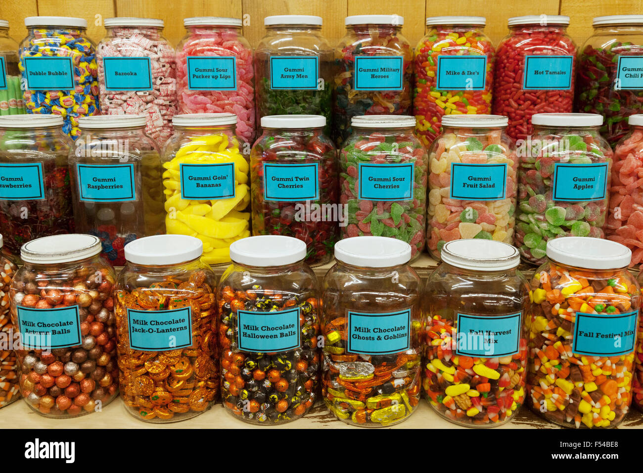 Frascos de dulces, caramelos coloridos Chutters tienda de caramelos, Littleton, New Hampshire, EE.UU. Foto de stock
