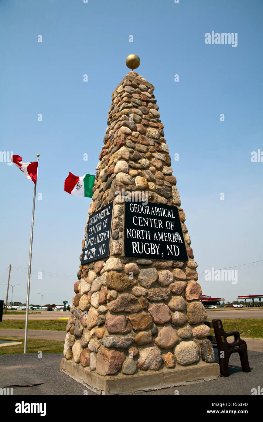 El monumento de roca en Rugby, Dakota del Norte, marca el centro
