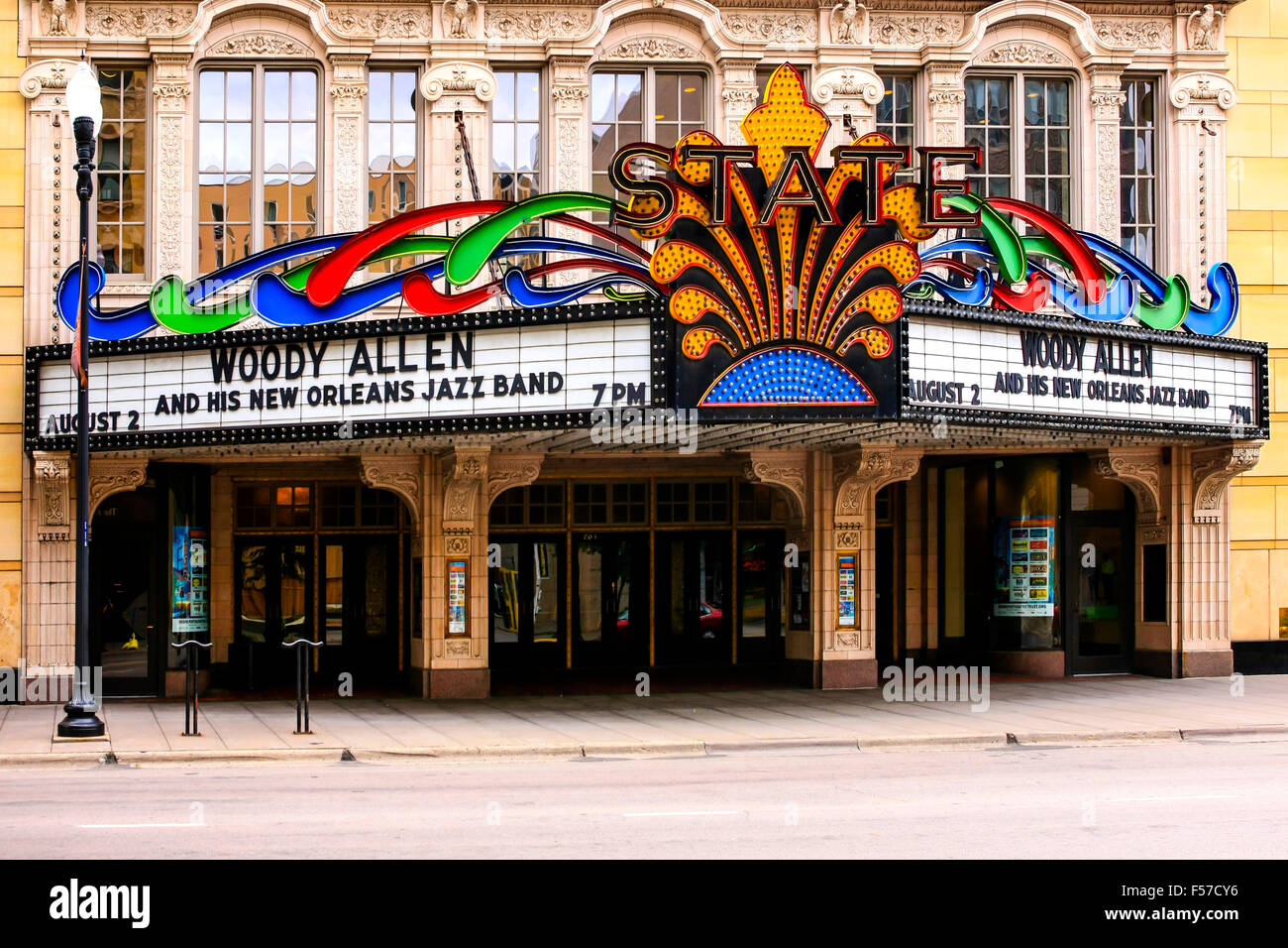 Teatro Estatal en el Hennepin Avenue Theater District de Minneapolis, MN Foto de stock