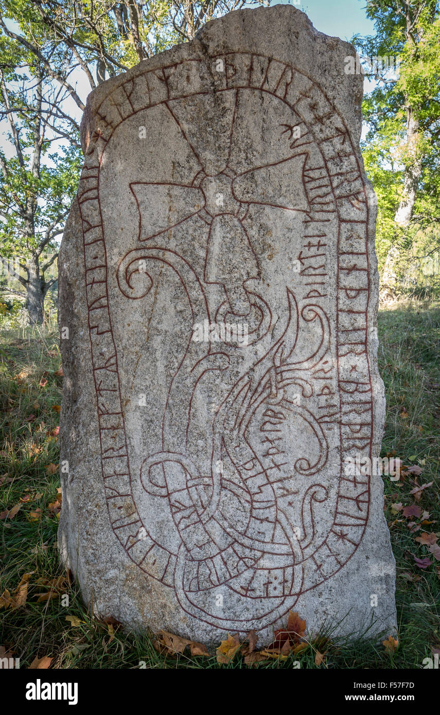 Runestone u 73, Hansta gård Spånga, parroquia, Uppland, Suecia. Foto de stock