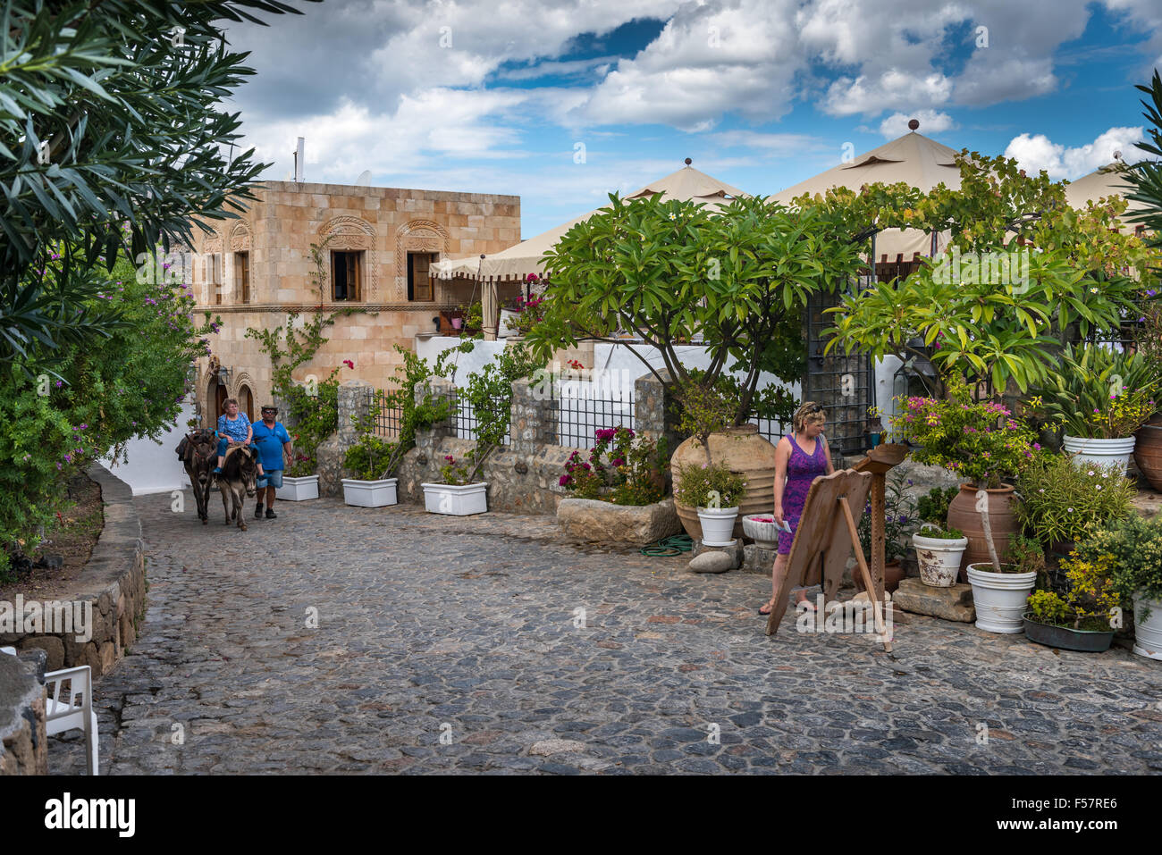 El pueblo de Lindos en la isla griega de Rodas. Foto de stock