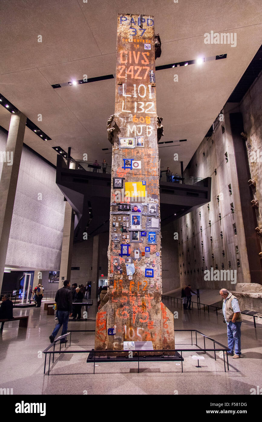 Última columna desde cero, Nacional y Museo Memorial del 11 de septiembre el 11 de septiembre, la ciudad de Nueva York, Estados Unidos de América. Foto de stock