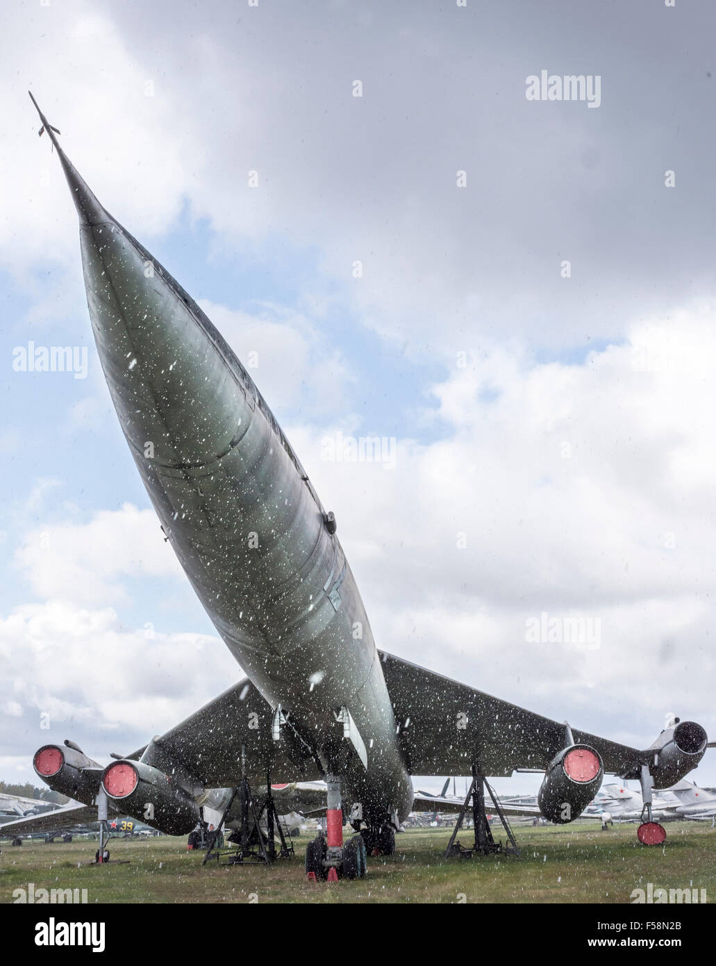 MONINO; región de Moscú; Rusia- Octubre 8- M-50- supersónico de transporte de misiles estratégicos bombardero (1959) el 8 de octubre de 2015; en el centr Foto de stock