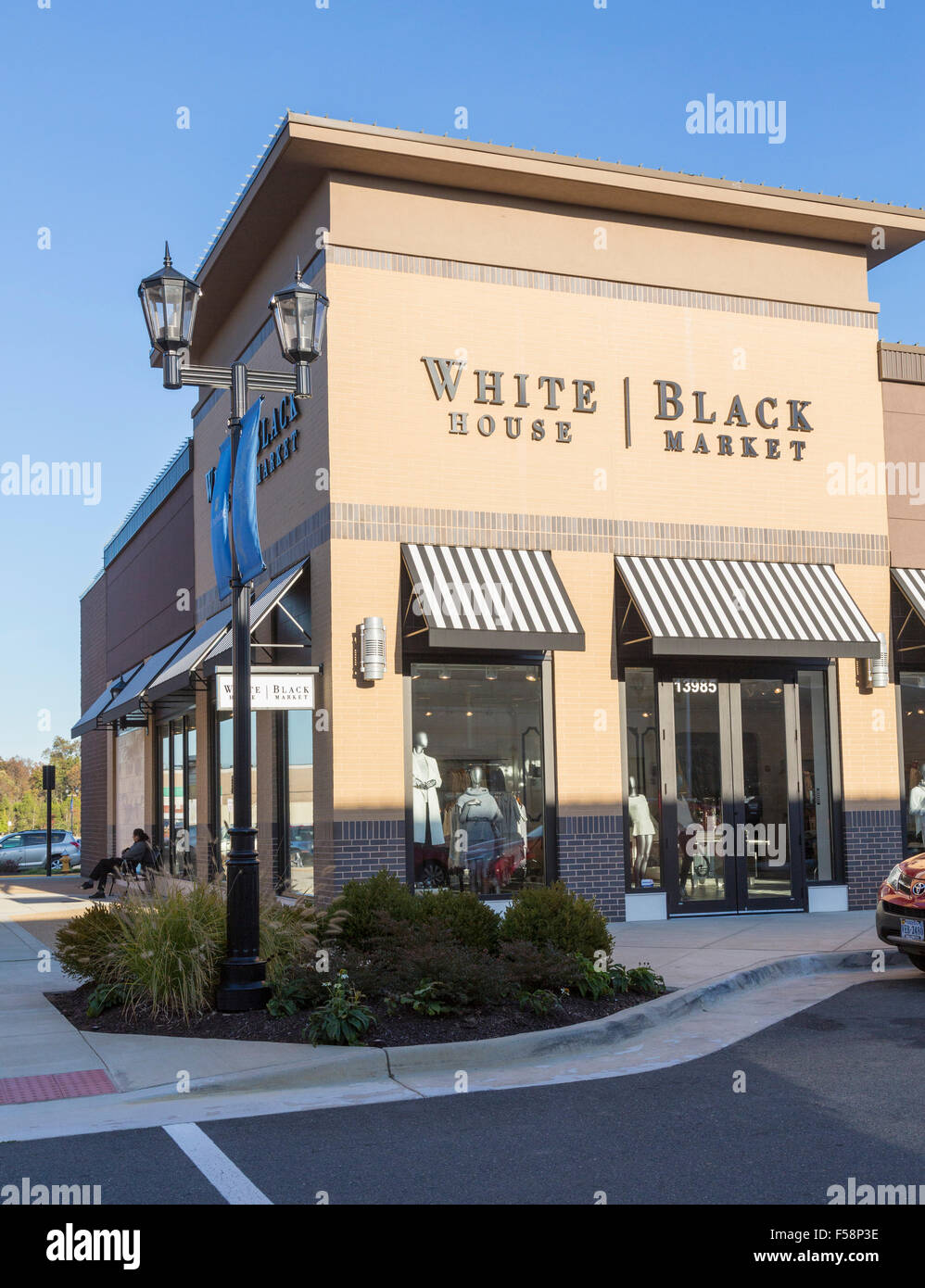 Casa Blanca tienda de ropa en el mercado negro en Virginia centro comercial Gateway, Gainesville, Virginia, EE.UU. Foto de stock