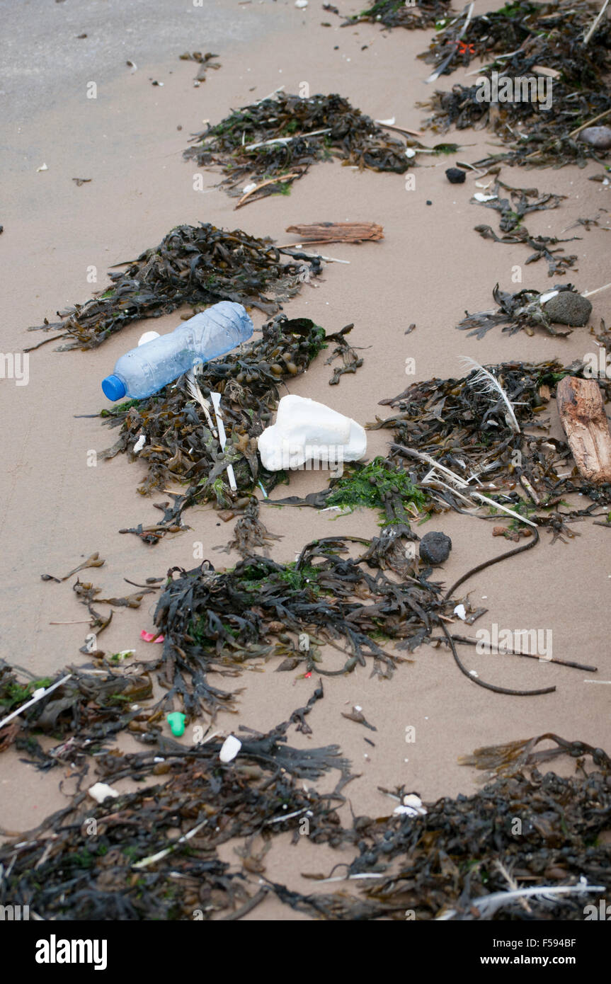 La contaminación del mar de plástico Foto de stock