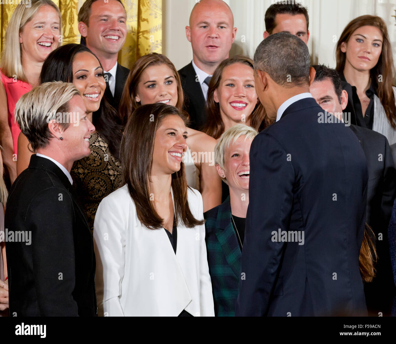 El presidente Obama nos honrando el equipo de fútbol de mujeres en la Casa Blanca, en Washington, DC, EE.UU. Foto de stock