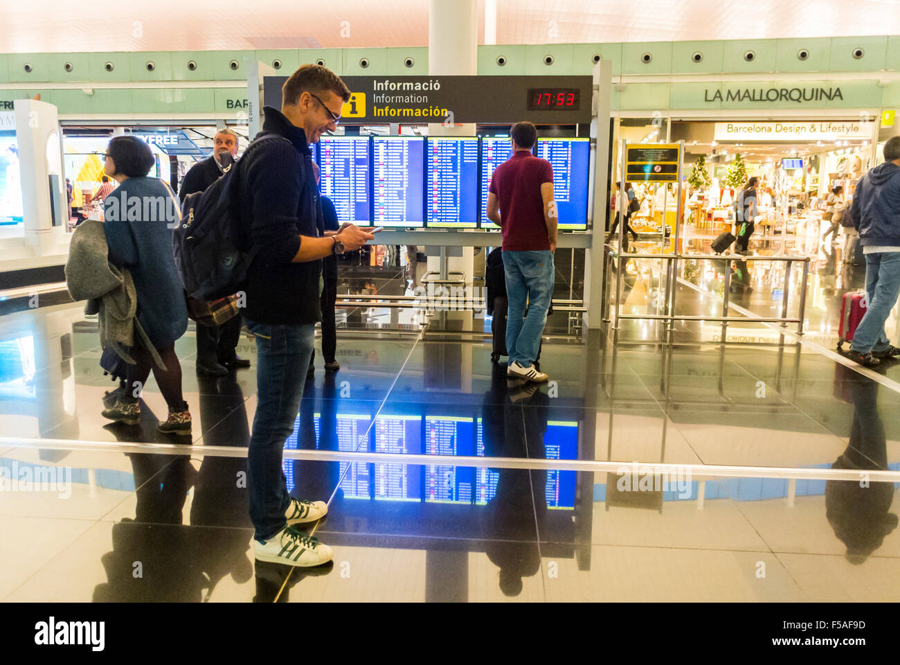 Barcelona airport terminal 1 fotografías e imágenes de alta resolución