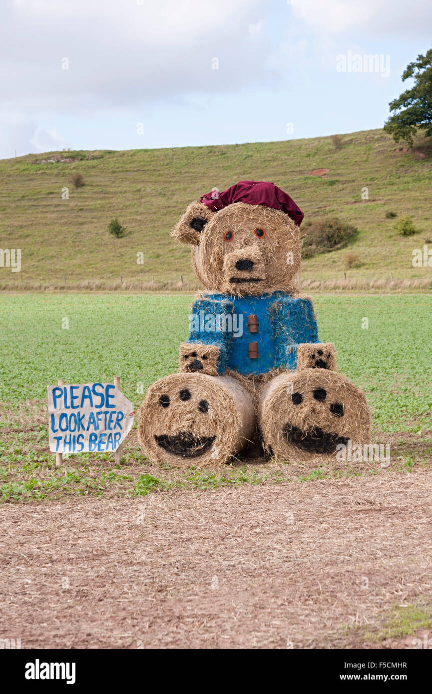 Festival del espantapájaros Pattingham Staffordshire Paddington bear 2015 Foto de stock