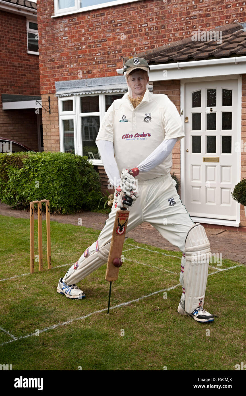 Festival del espantapájaros Pattingham Staffordshire 2015 cricket Foto de stock