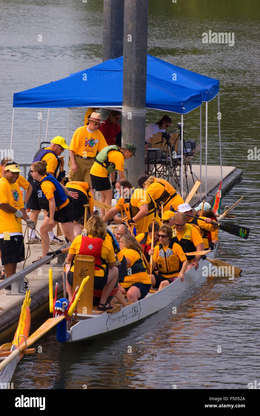 Dragon Boat Race, World Beat Festival, el parque Riverfront Park, Salem