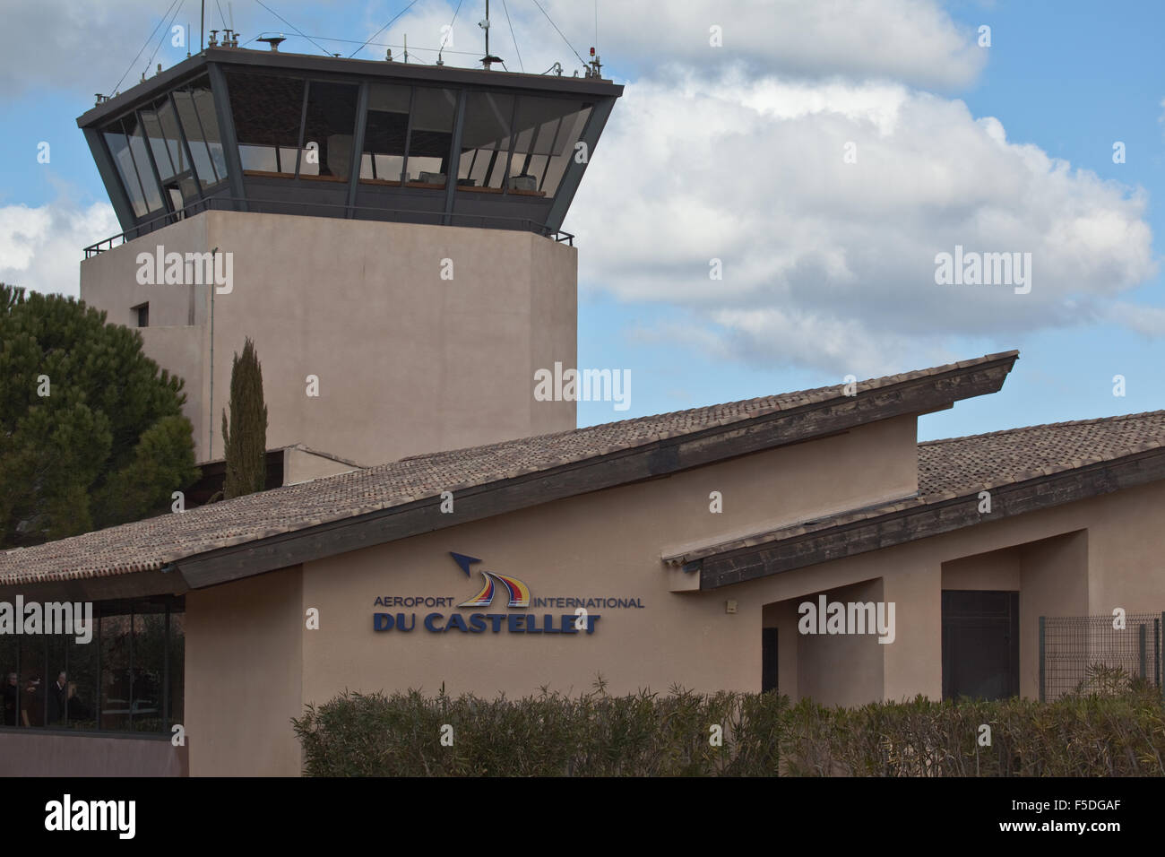 Le Castellet aeropuerto Foto de stock