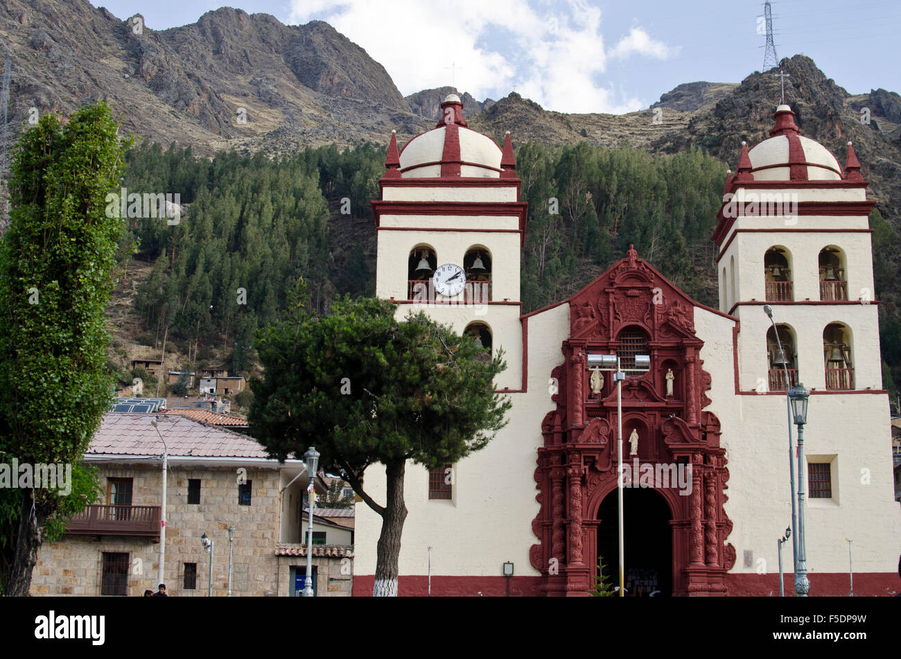 Iglesia Catedral de San Antonio en Huancavelica, Perú Foto de stock