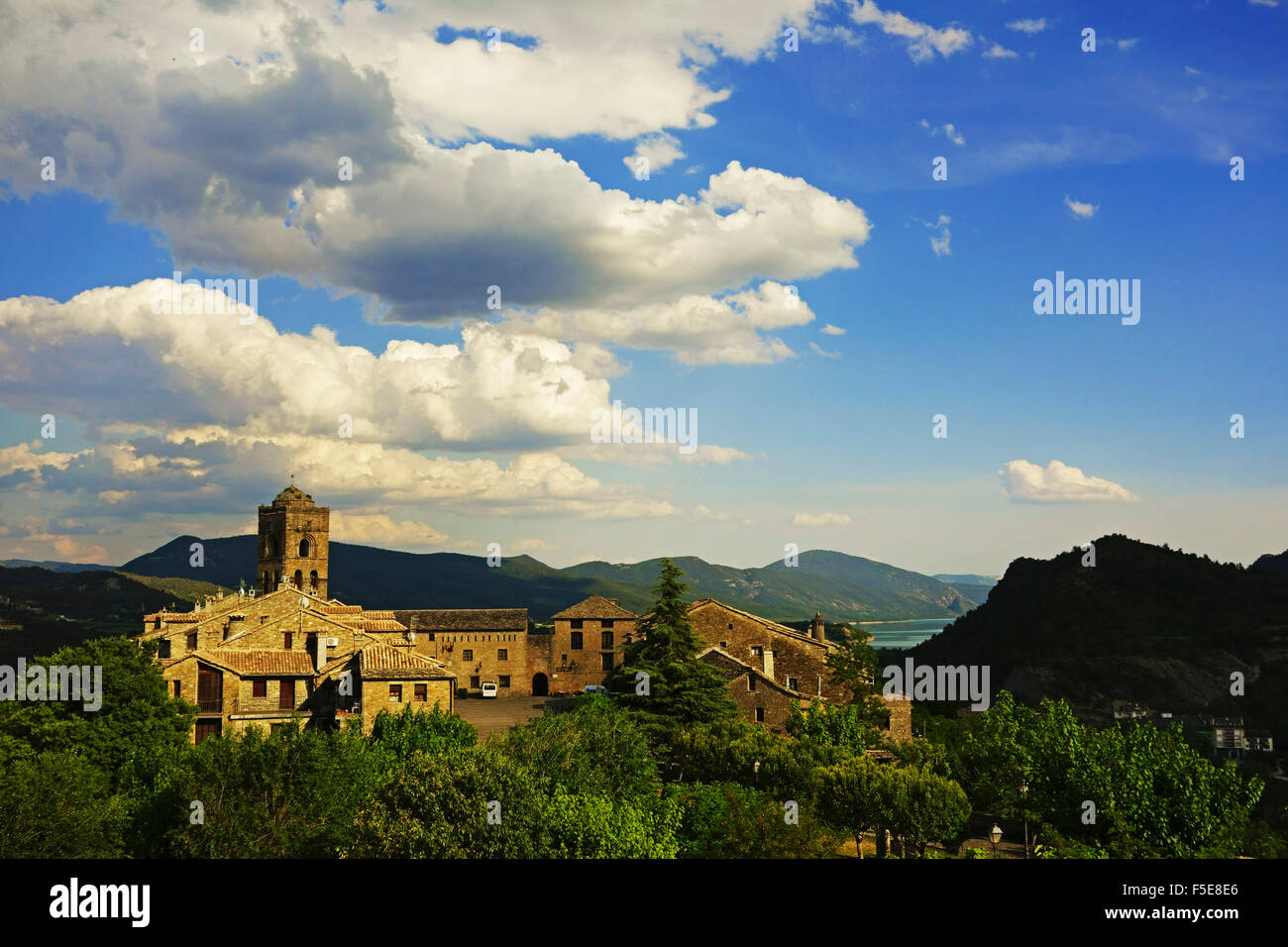 Casco antiguo de Ainsa, Huesca, Aragón, España, Europa Foto de stock