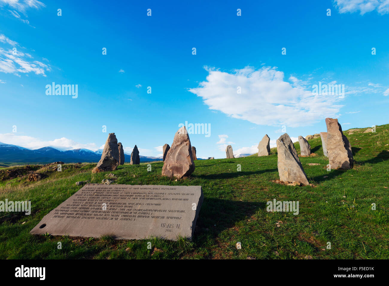 Zorats Karer Karahunj, sitio arqueológico prehistórico de Stonehenge, Syunik Provincia, Armenia, el Cáucaso, Asia Central, Asia Foto de stock