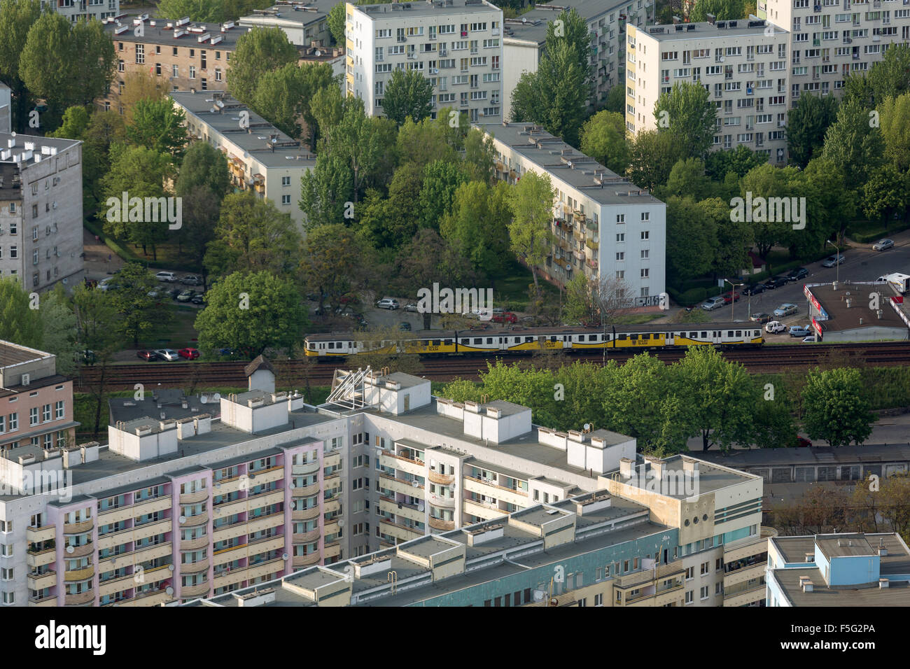 Wroclaw, Polonia, vista desde la torre del cielo en edificios de apartamentos en el barrio Foto de stock