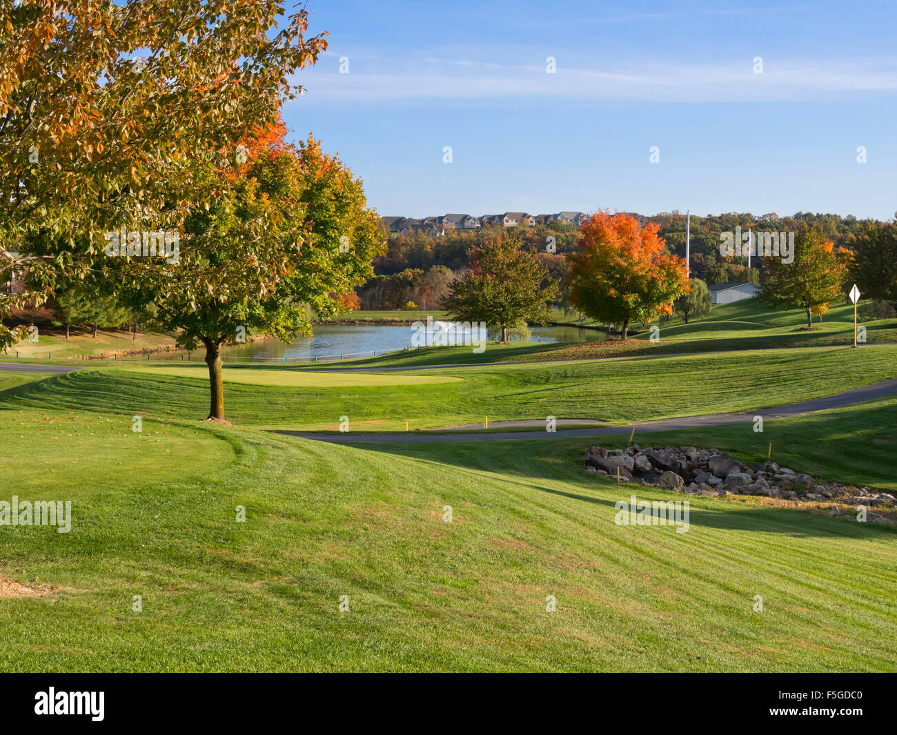 Golf, Massanutten Resort, Virginia. En Massanutten Woodstone Meadows es uno de los dos campos de golf desafiantes Foto de stock