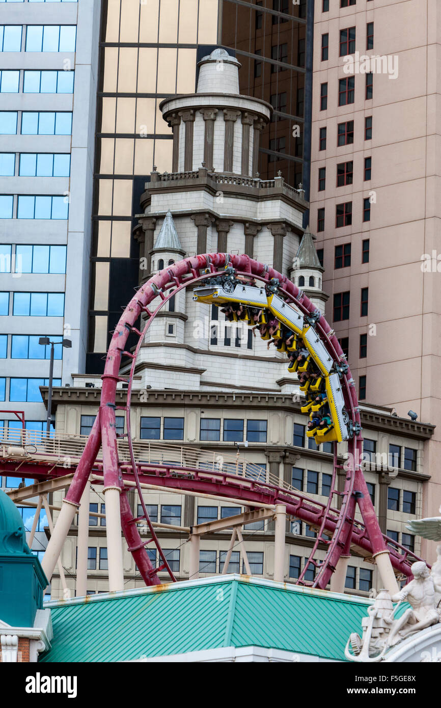 Las Vegas, Nevada. Roller Coaster en el New York New York Hotel and Casino. Foto de stock