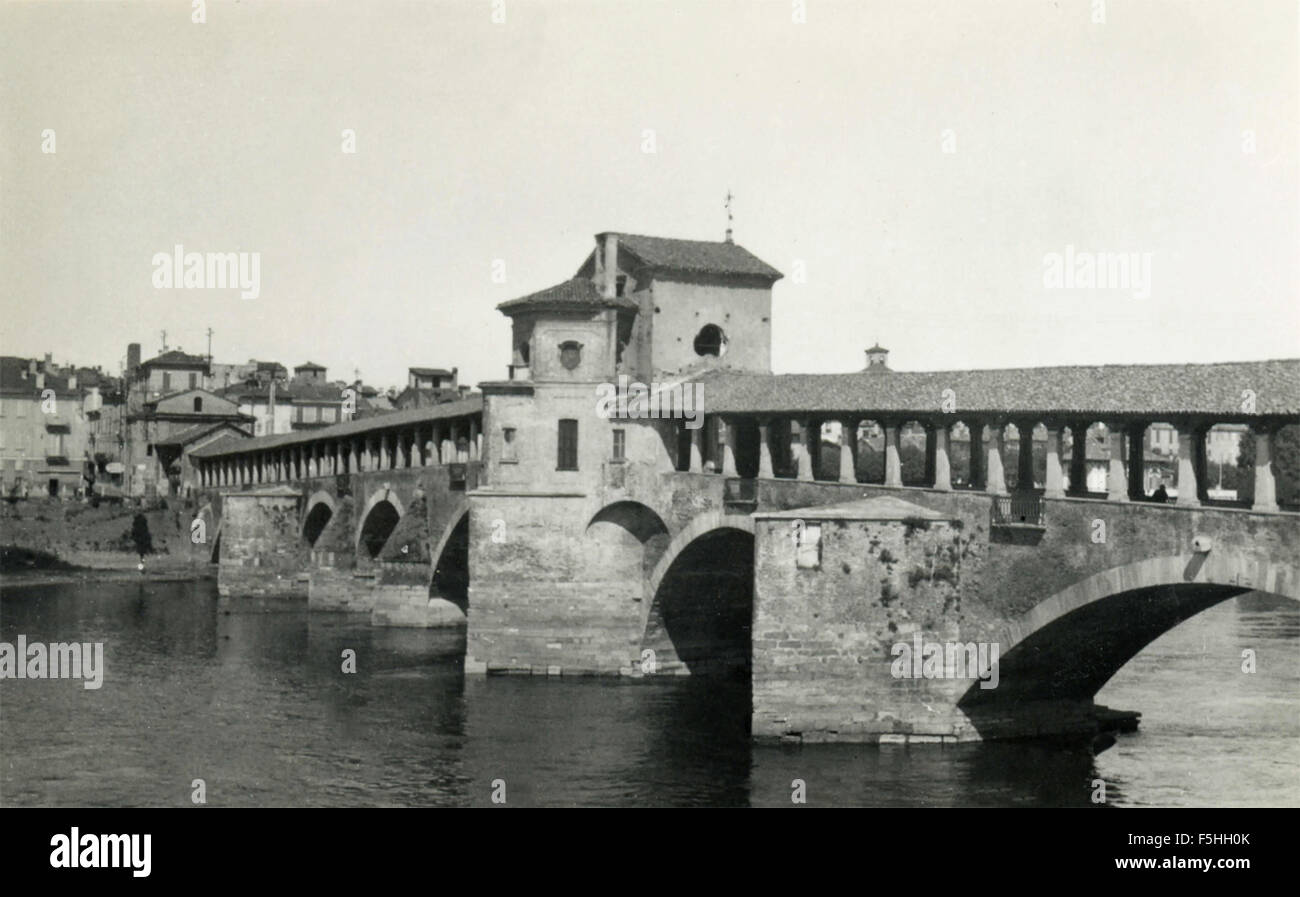 El puente cubierto, Pavia, Italia Foto de stock