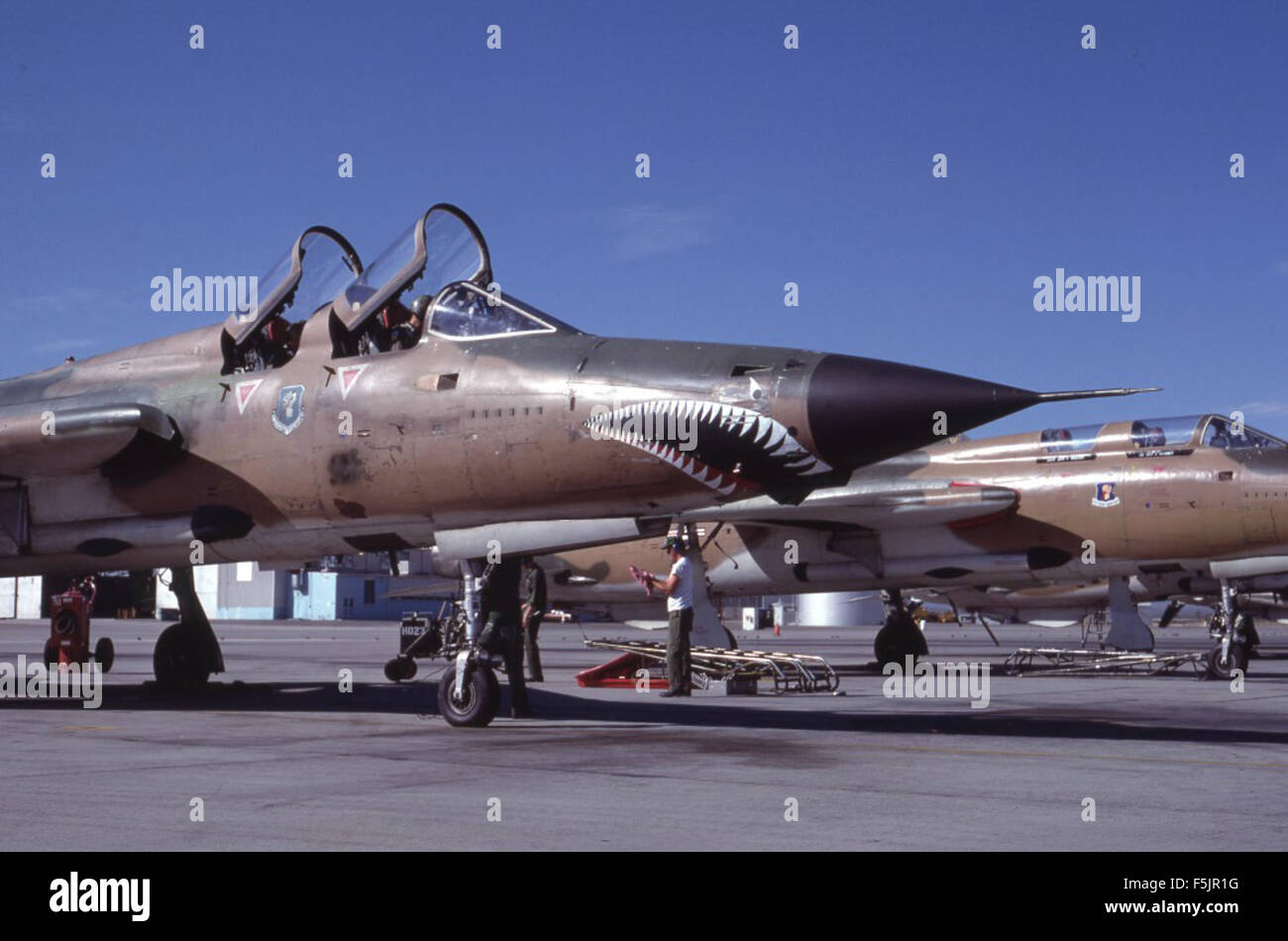 República F-105G 63-8307 561TFS 35TFW George AFB 13jul82 [Peter B Foto de stock