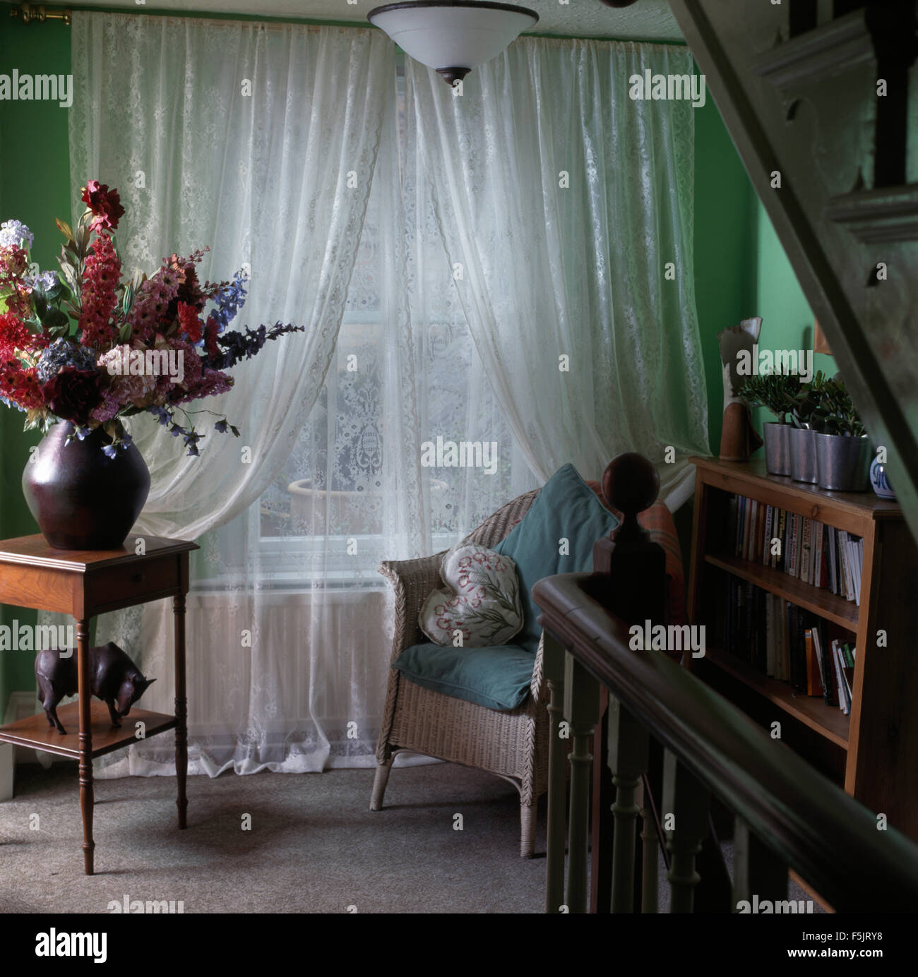 Cortinas transparentes fotografías e imágenes de alta resolución - Página 3  - Alamy