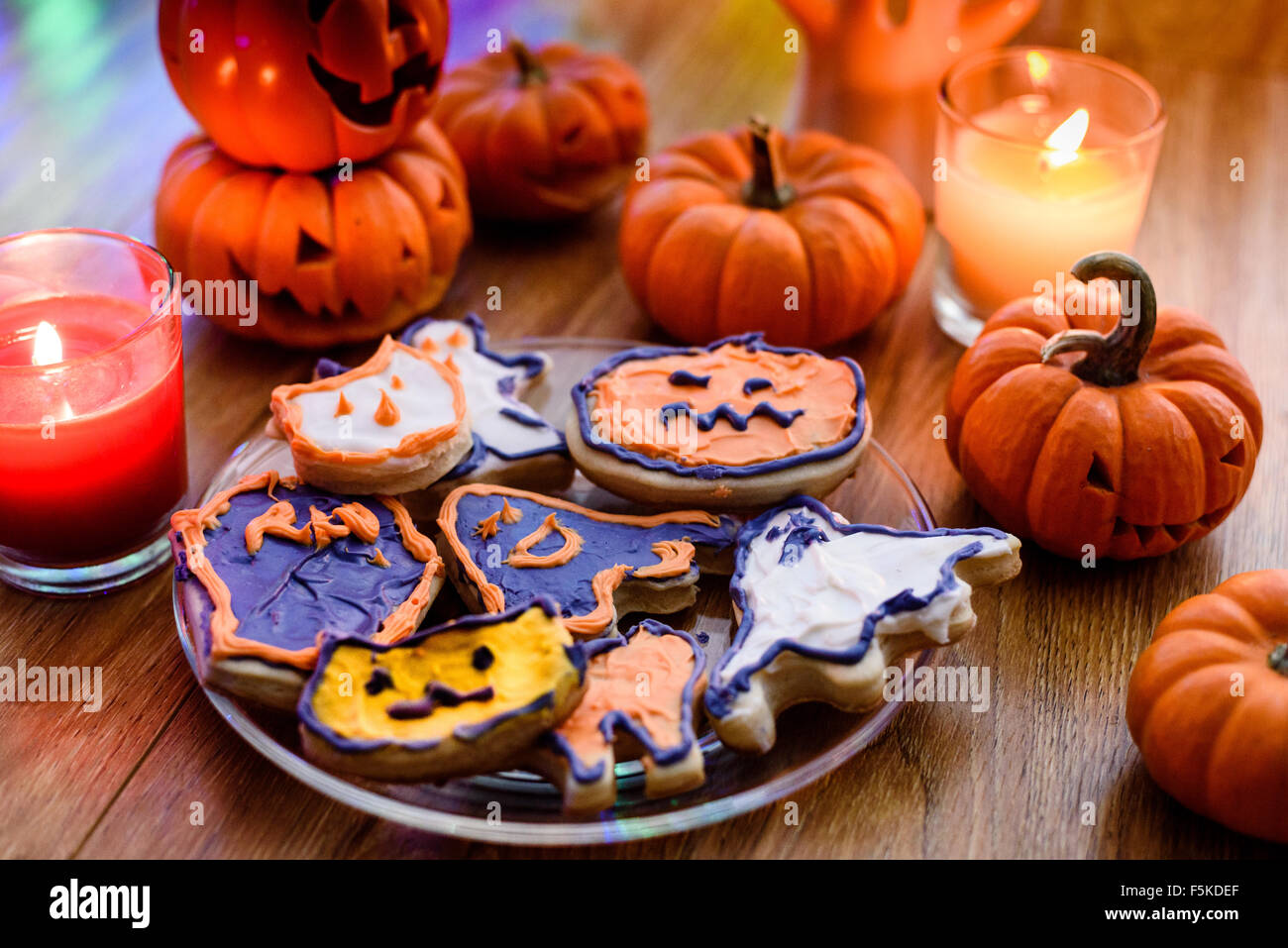 Hornear, hornear, galletas, galletas cortadores, festival, comida, Halloween, Halloween cookies, fiesta de Halloween, galletas artesanales,pumpk Foto de stock