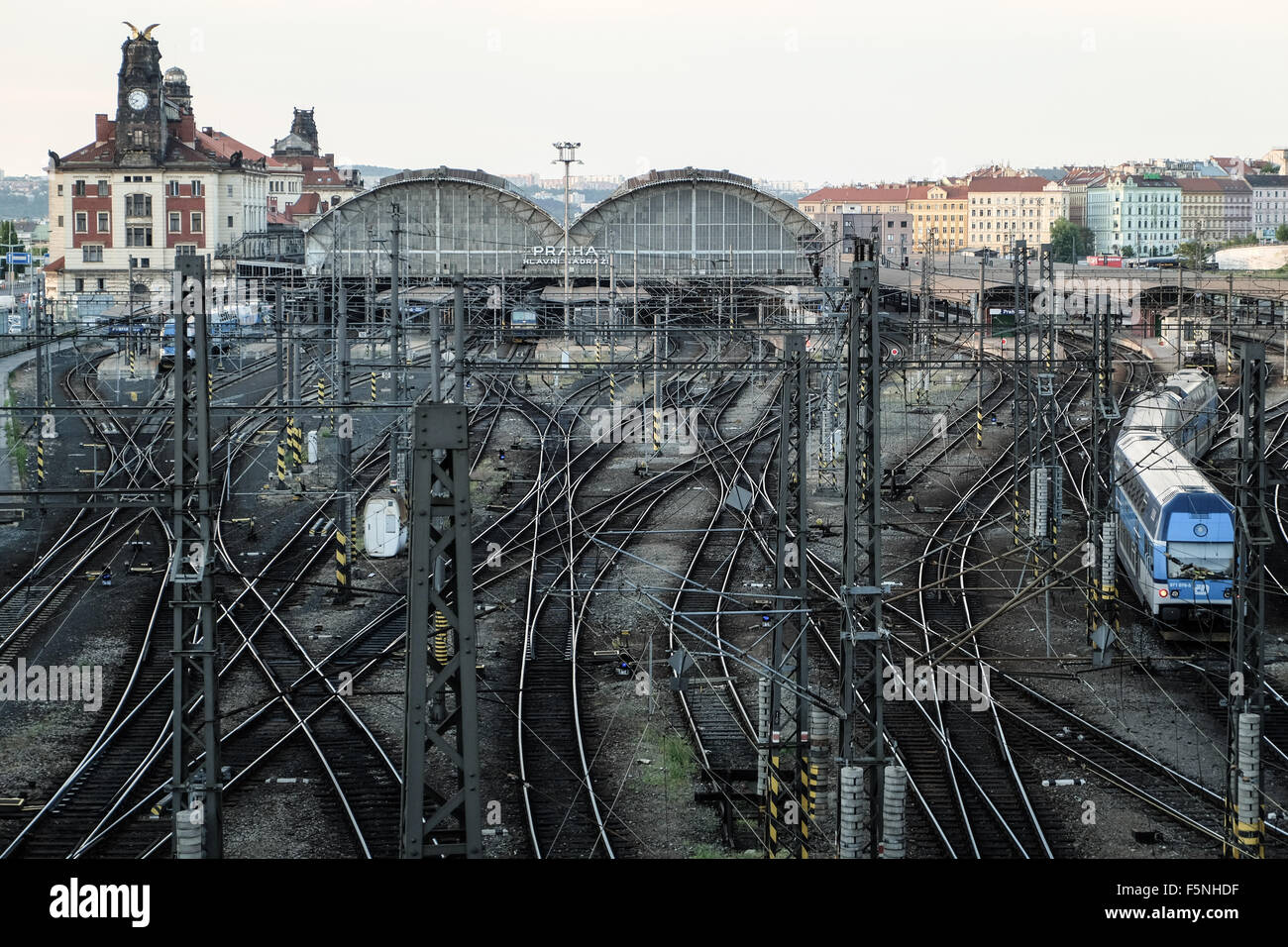 Red ferroviaria En Praga Foto de stock
