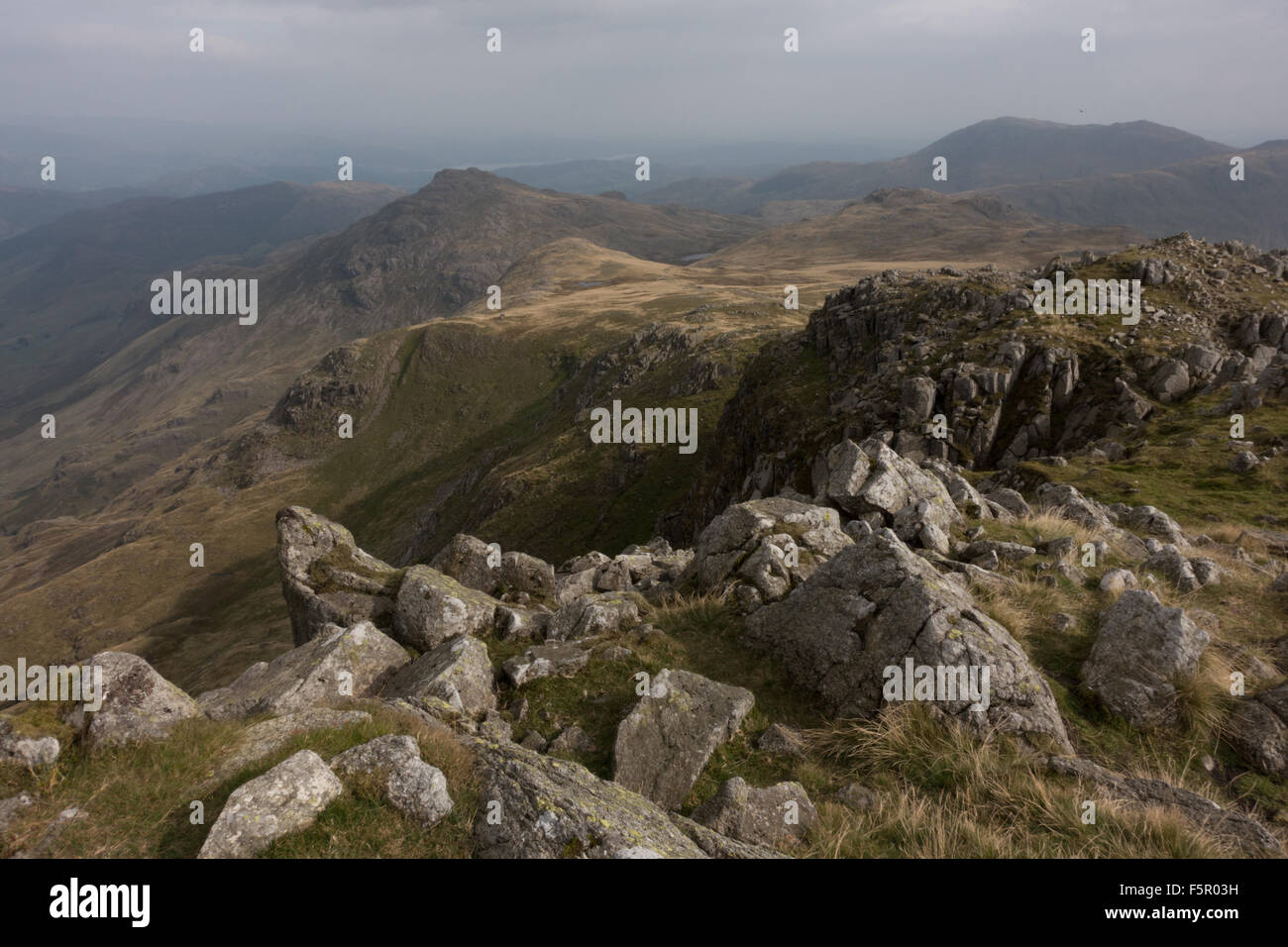 Mirando hacia wetherlam forma en la distancia Foto de stock