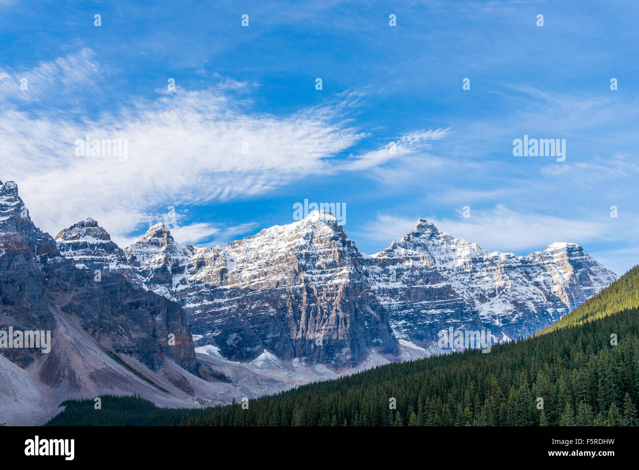 Valle de los Diez Picos, Parque Nacional de Banff, Alberta, Canadá Foto de stock