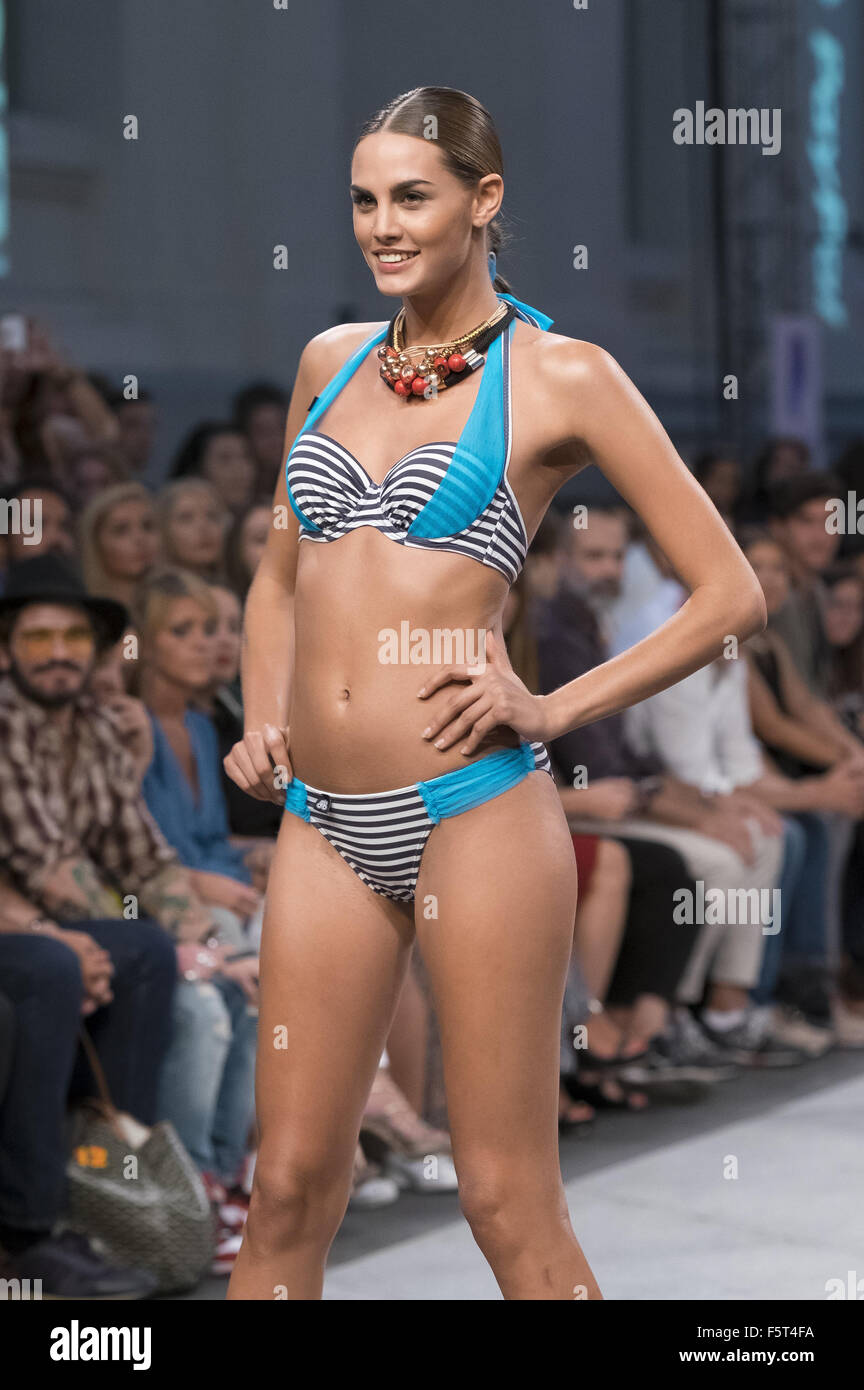 Mercedes-Benz Fashion Week Madrid - Panes & Bikini - Pasarela donde:  Madrid, España cuando: 07 Sep 2015 Fotografía de stock - Alamy